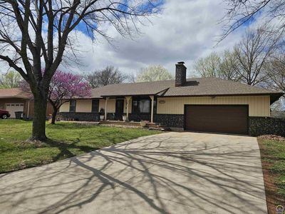 1047 Harcourt Dr, Emporia, KS, 66801