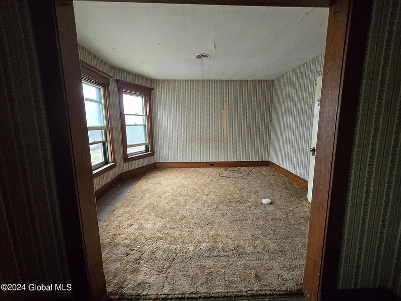 5th image of 30 William Street