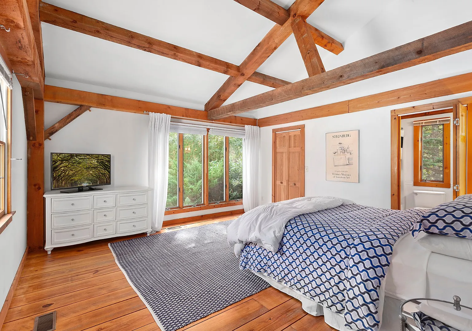 Post and Beam Wainscott Rental — Photo 3