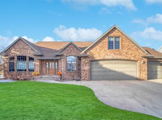3701 S Hampton Ct, Appleton, WI 54915