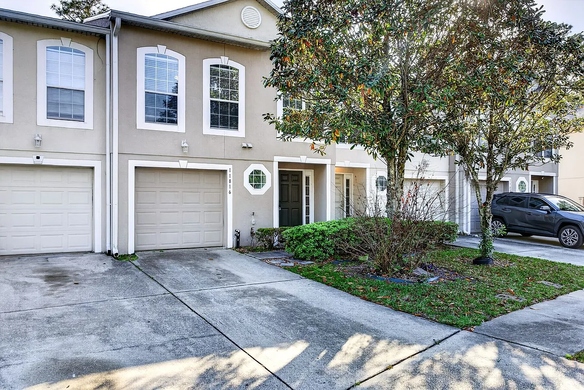 Building Photo - 11816 Lake Bend Cir