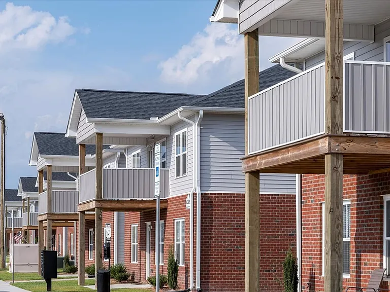 Legacy Park Apartments — Photo 16