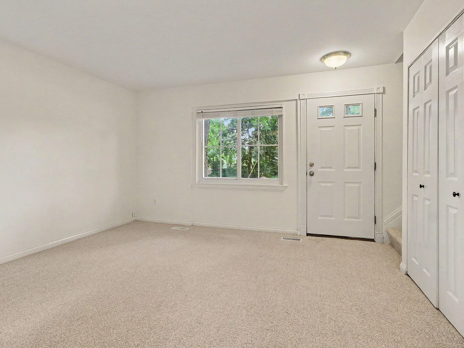2 bed, 1.0 bath, 800 sqft, $1,800 — Photo 3