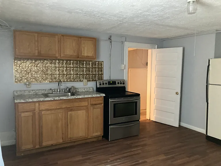 130 Lander St — Photo 11