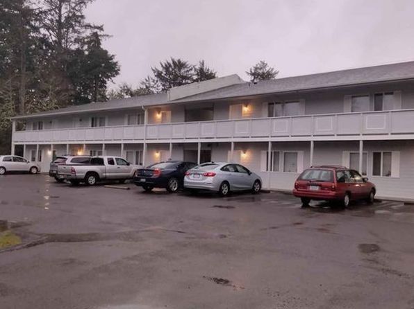 631 Sunset Ave NE #106