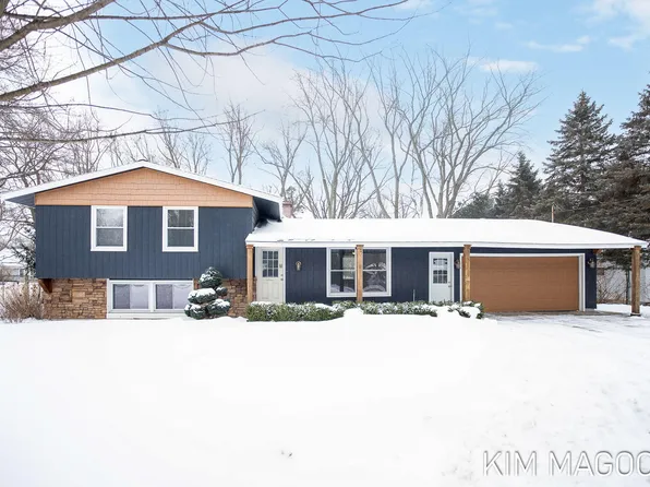 1660 W Lakewood Blvd, Holland, MI 49424