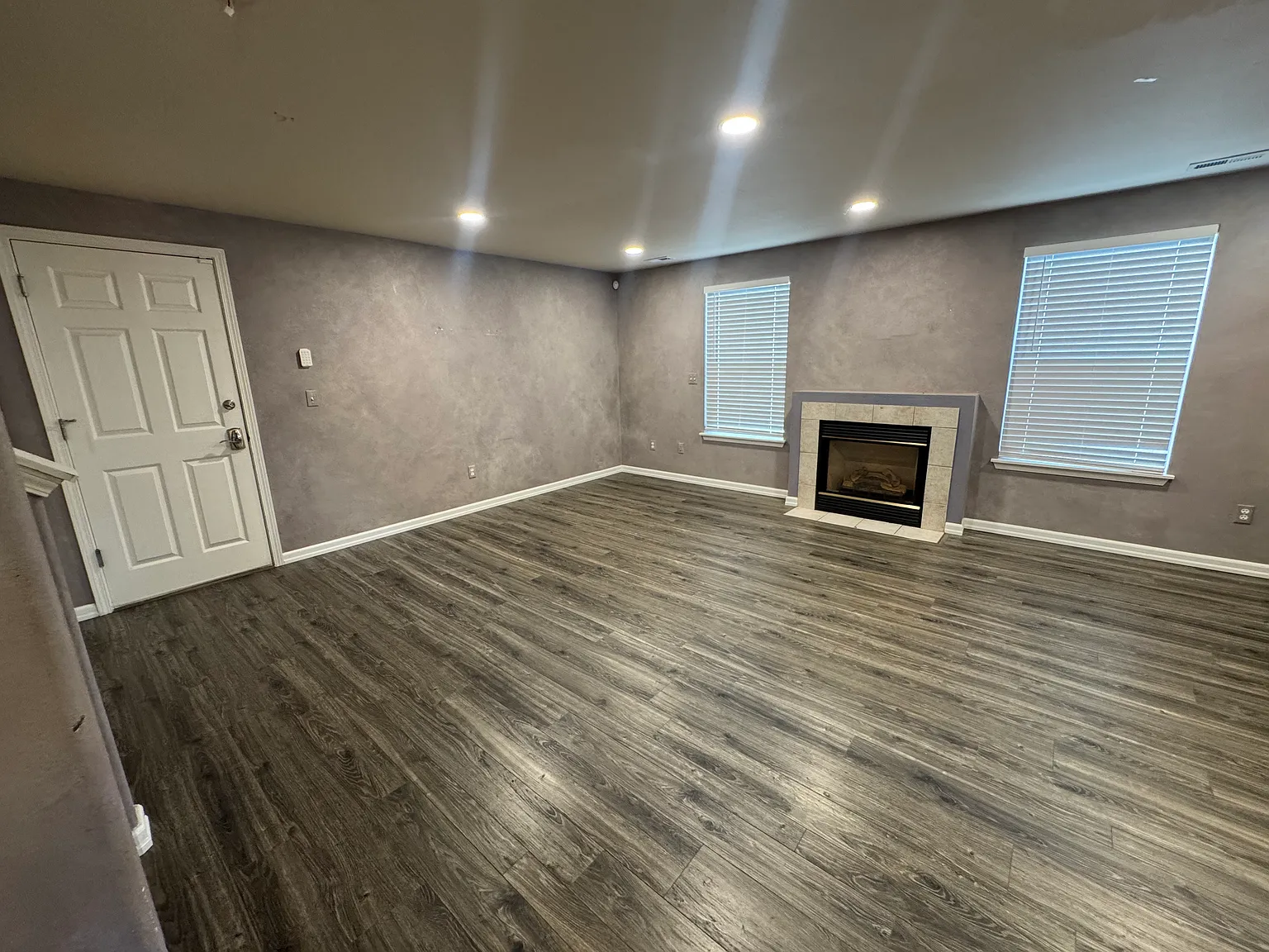 3 bed, 2.5 bath, 1822 sqft, $3,000 — Photo 2