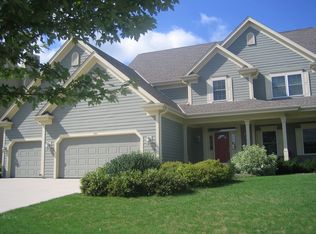 360 Bobolink Ave, Grafton, WI 53024