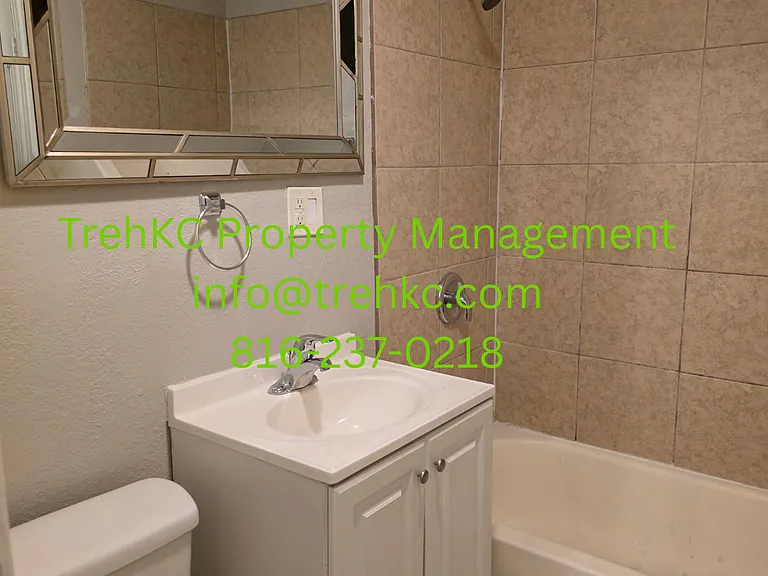 11206 Corrington Ave — Photo 13