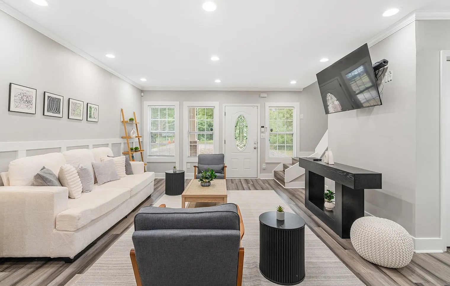 4 bed, 3.5 bath, $7,830 — Photo 1