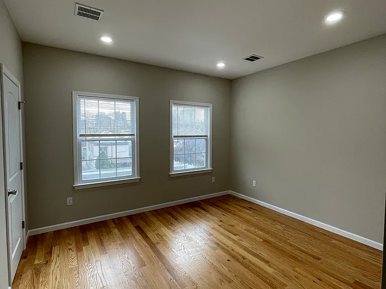 48 Searing Ave #2 — Photo 6