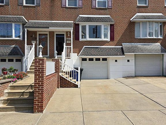 2nd image of 10213 Ambridge Pl