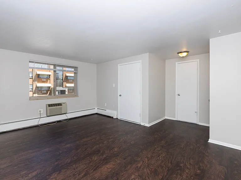 Dexter Street Apartments — Photo 33