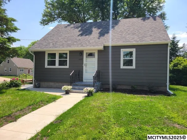 685 14th St NE, Mason City, IA 50401