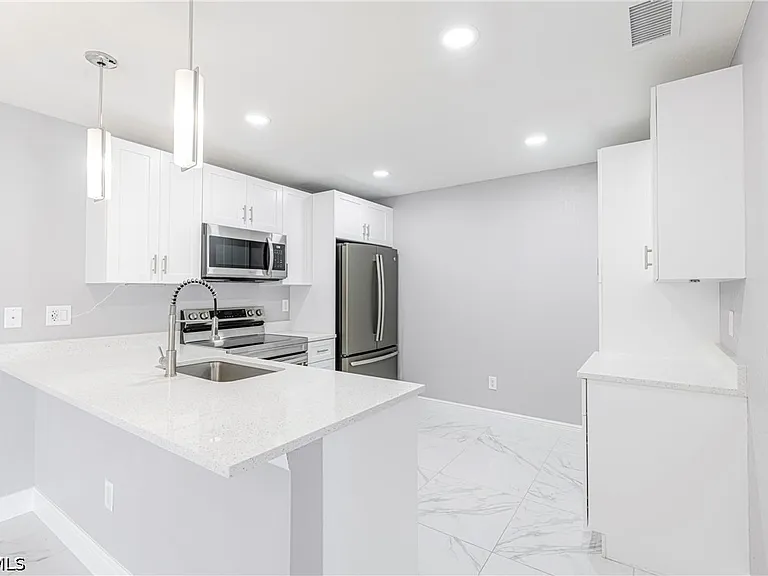 17334 Birchwood Ln — Photo 14