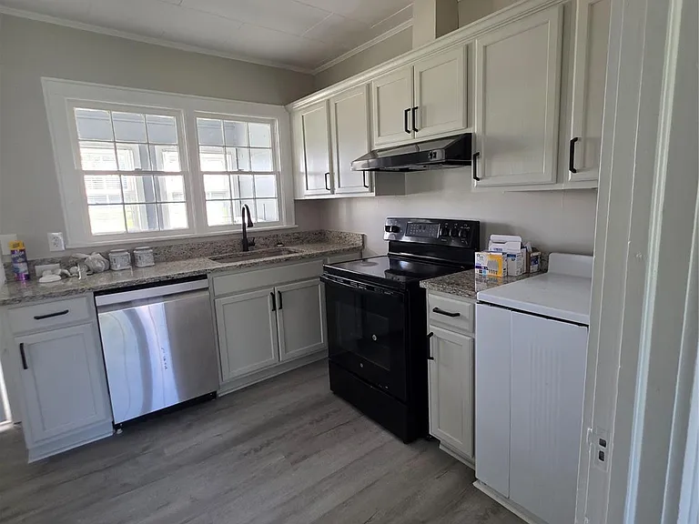1318 Baucom Rd — Photo 6