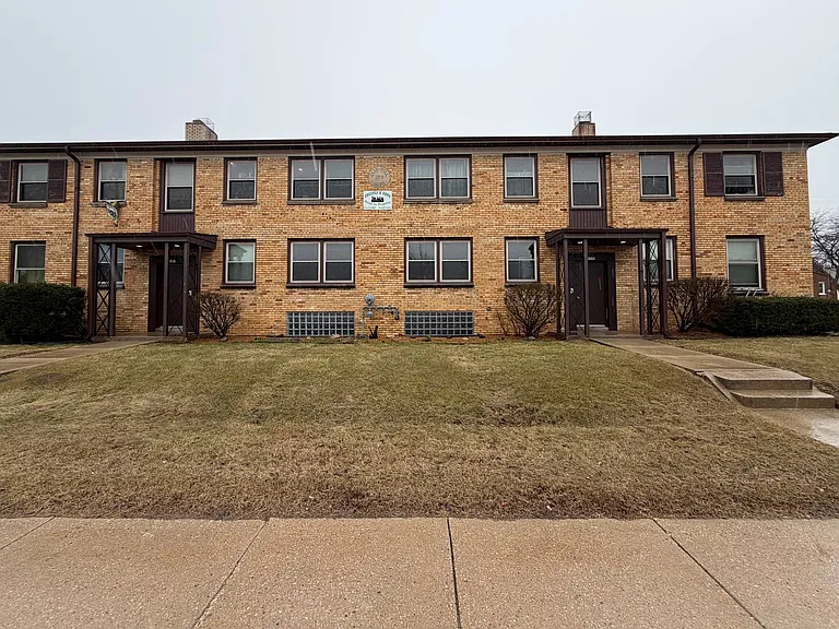 5729 W Lincoln Ave #6 — Photo 1