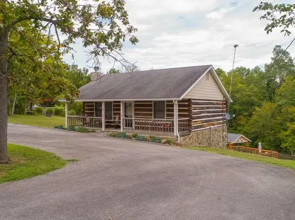 922 Campfire Point Dr, Dandridge, TN 37725