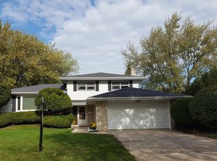 18W012 73rd St, Darien, IL 60561