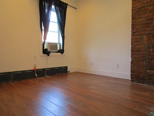 Rented by EXR | media 25