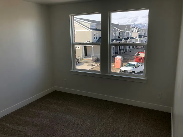 594 N 260 W — Photo 14
