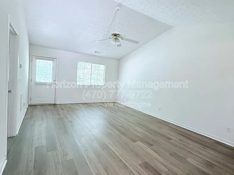 3987 Hidden Hollow Dr — Photo 3