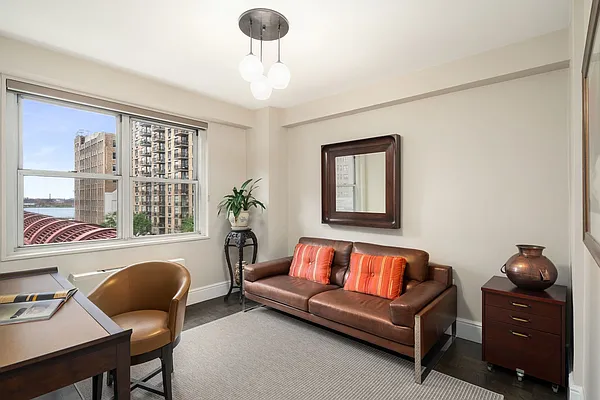 Sold by Compass | media 21