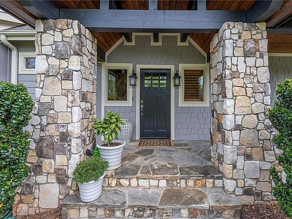 3rd image of 687 Lissara Lodge Dr