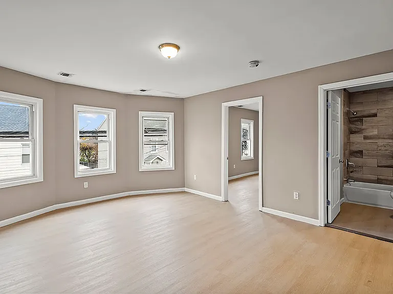 114 E Main St #2 — Photo 6