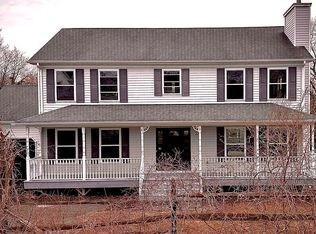 32 Pearl Rd, Rocky Point, NY 11778