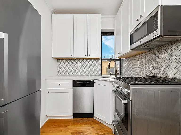 380 S 4th St #4 — Photo 4