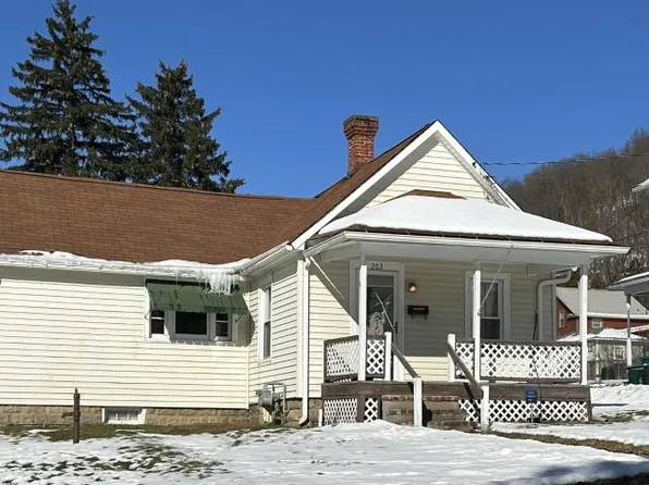 203 Russell St #8, Warren, PA 16365