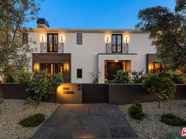 888 Toulon Dr, Pacific Palisades, CA 90272