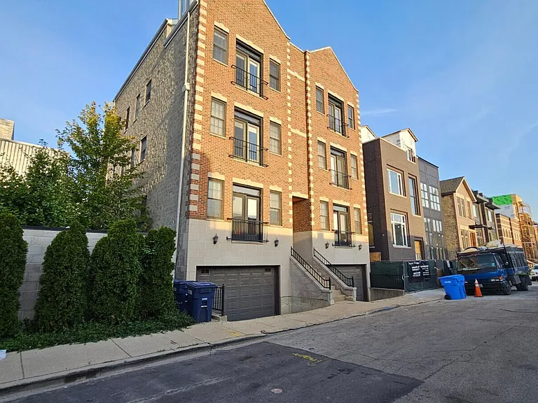 508 N Hartland Ct #2S — Photo 1