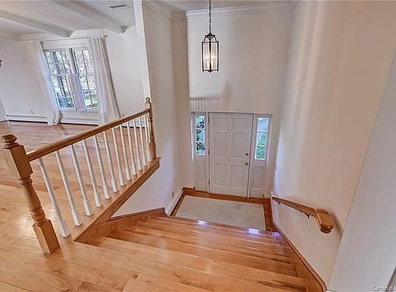 4th image of 111 Sunset Ln