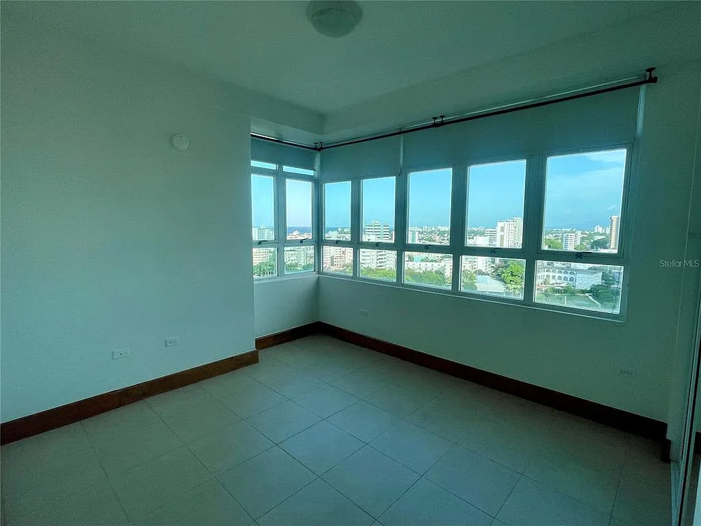 3 bed, 3.0 bath, 1700 sqft, $5,000 — Photo 3