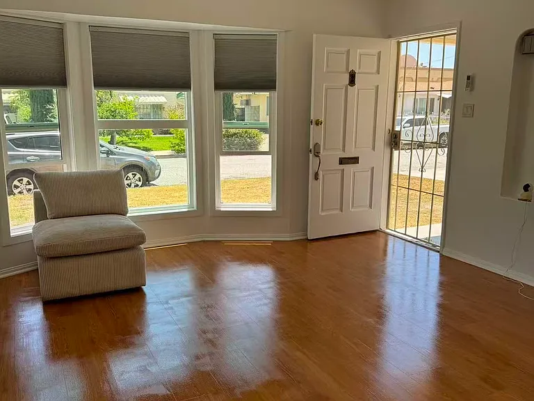 621 Kenmore Dr — Photo 2