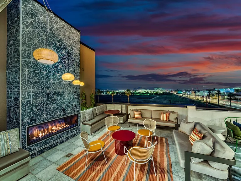 Callia 2023 S1 Rooftop Dusk 04