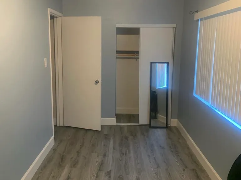 2169 Pine Ave #1 — Photo 3