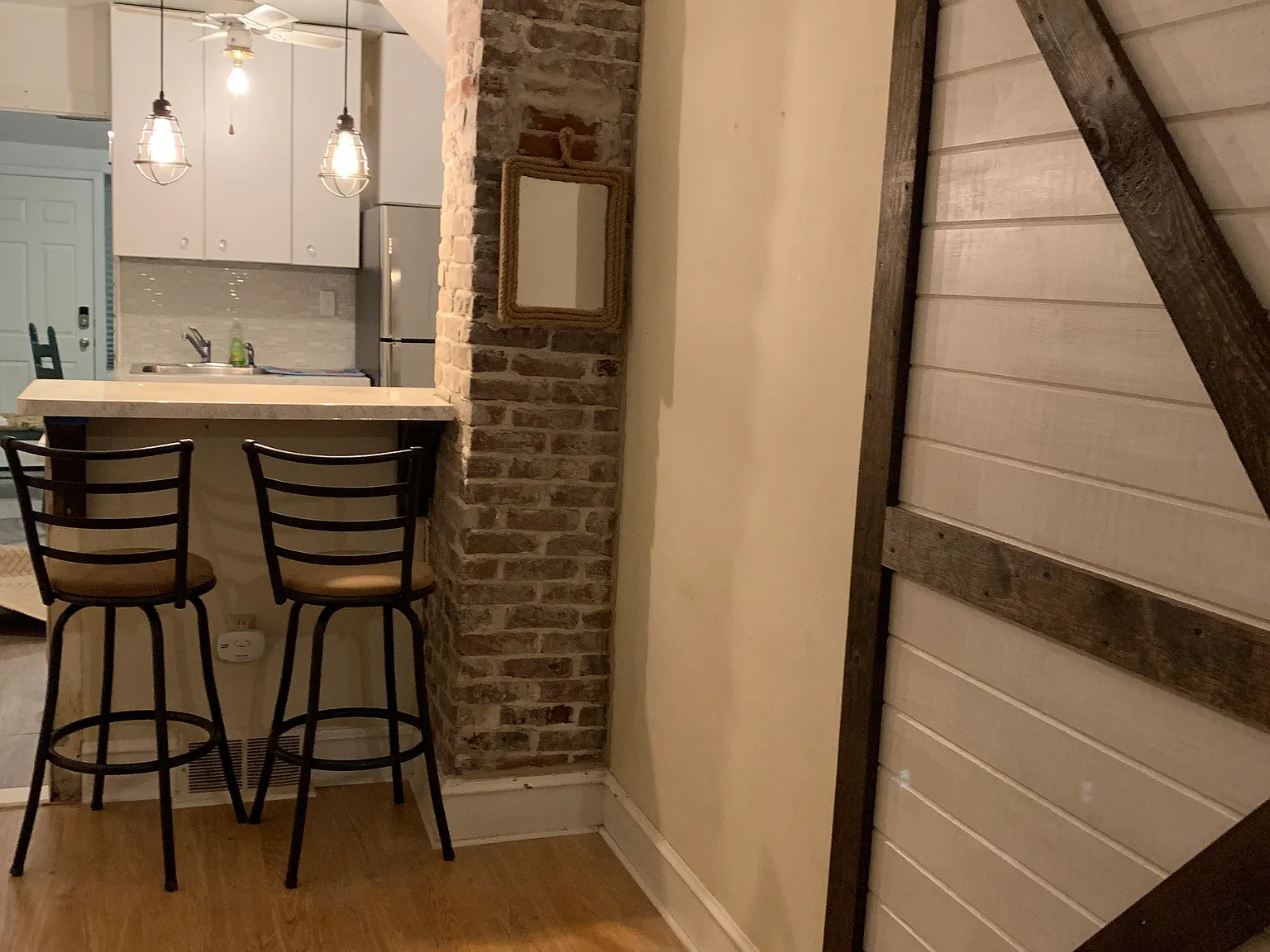 112 E Taylor Ave — Photo 4