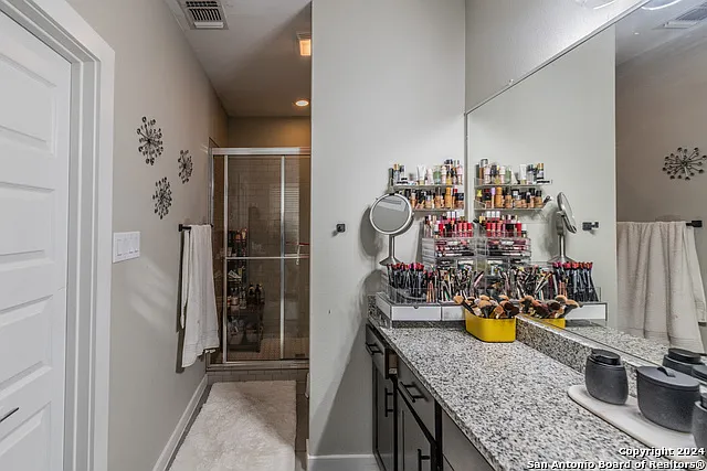 619 Burleson St — Photo 17