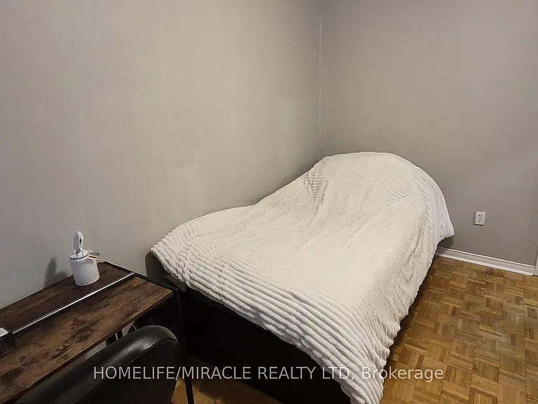 7123 Spyglass Cres — Photo 21