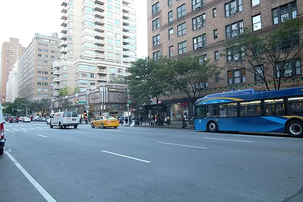 Rented by R New York | media 12