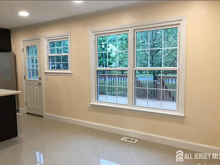 1 Mochen Ct — Photo 3