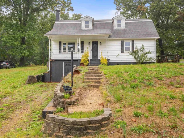 779 Old White Hill Rd, Stuarts Draft, VA 24477