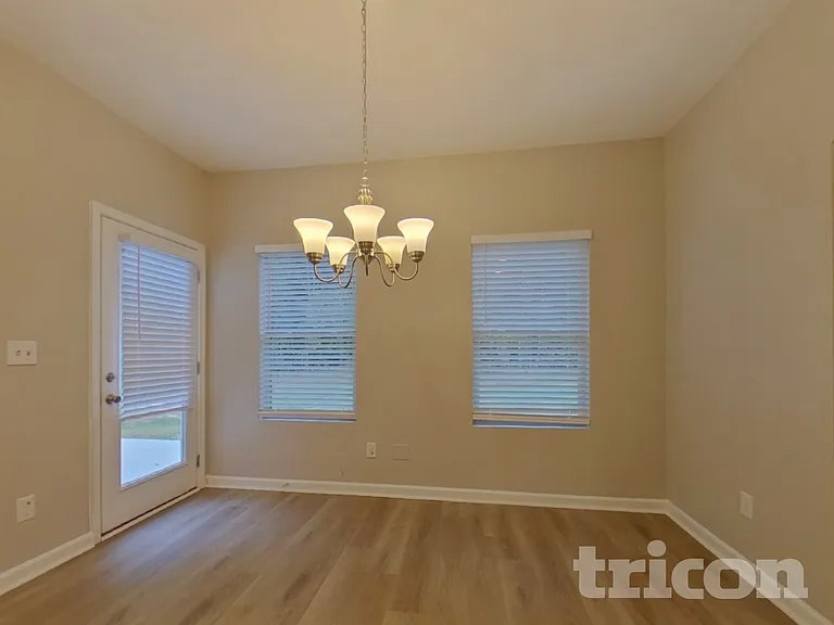 418 Daffodil Dr — Photo 4