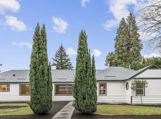 304 S College St, Newberg, OR 97132