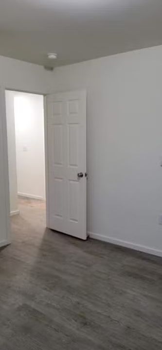 2nd image of 809 W 8th St #809