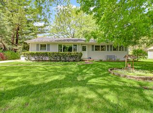 1120 N Drury Ln, Arlington Heights, IL
