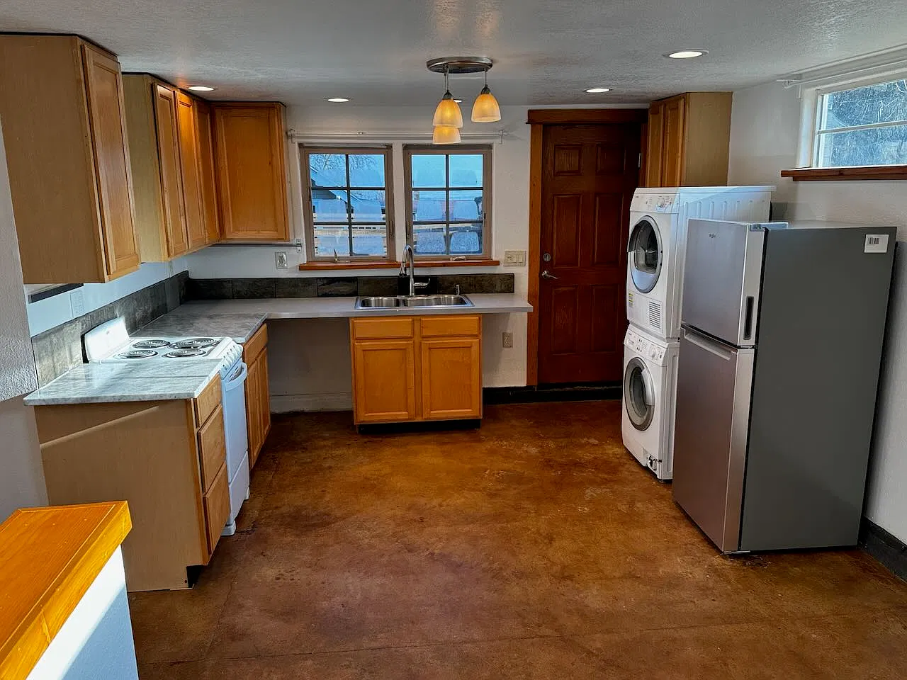 E 14th St, The Dalles — Photo 2